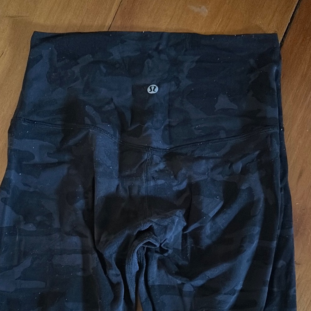Lululemon Black Camo Leggings 28”